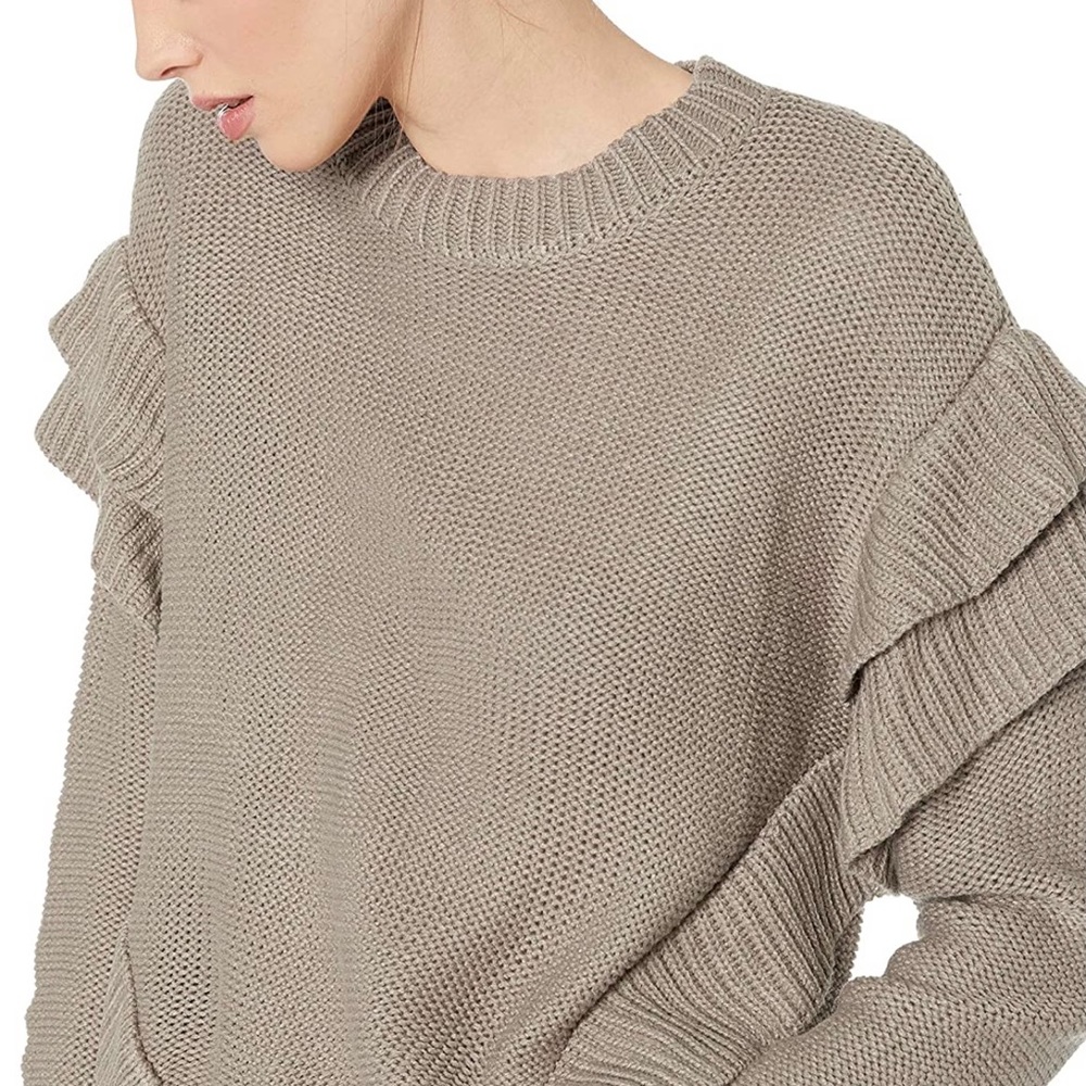 BB Dakota Cabin Fever Ruffle Sweater, size M